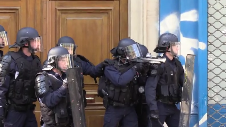 Frankreich: Tränengas und Scharmützel während der 45. Proteste der Gelbwesten