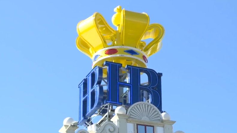 Tausende strömen ins Hofbräu-Zelt zum Auftakt des Oktoberfestes in München