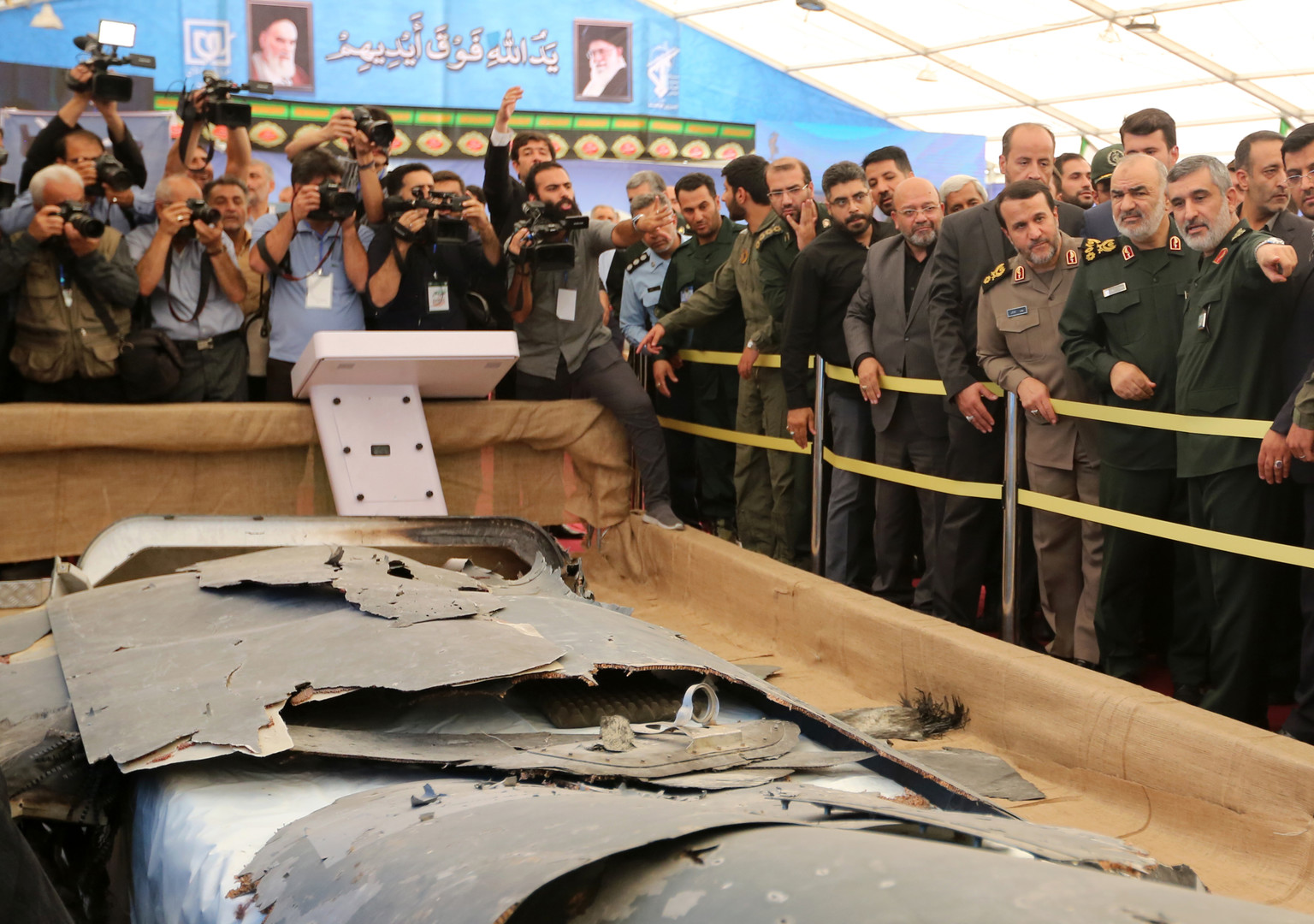 Iran zeigt über seinem Gebiet abgeschossene Drohnen der Öffentlichkeit