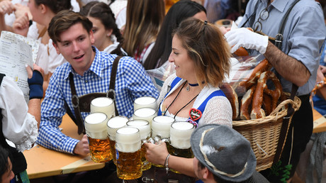 Pünktlich zum Oktoberfest: Gericht in Frankfurt stuft Kater offiziell als Krankheit ein