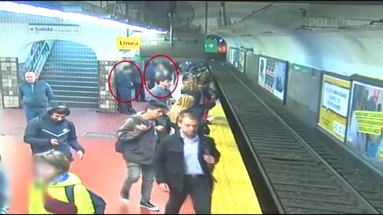 Argentinien: Frau entkommt nach Sturz auf U-Bahn-Gleise knapp dem Tod