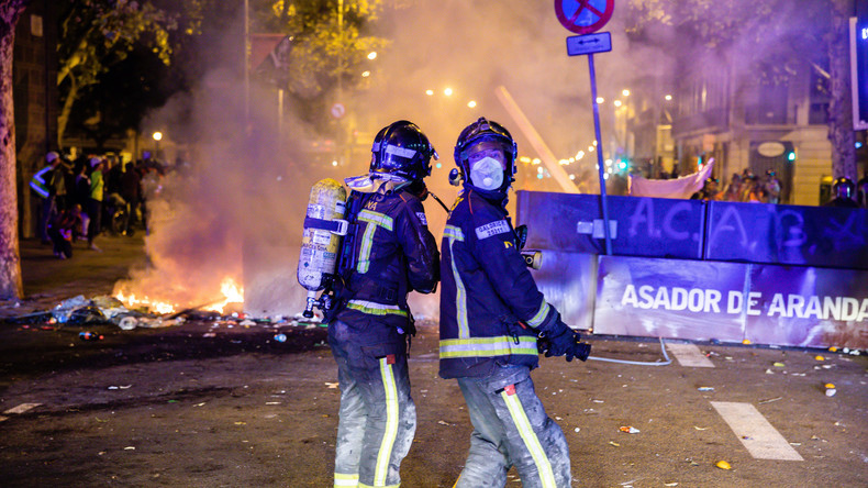 Barcelona erwacht nach einem weiteren Tag der Unruhen – Aufruf an die Zentralregierung zum Dialog