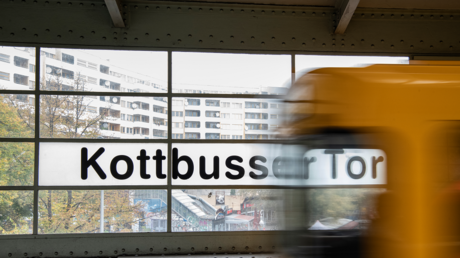 Berlin: Mann stirbt nach Stoß vor einfahrende U-Bahn