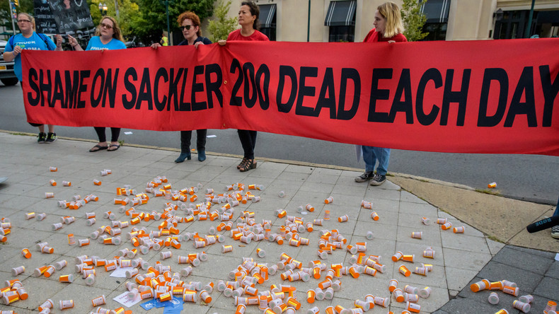 USA: Die tödlichen Methoden des Opioid-Herstellers Purdue (Video)