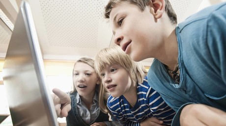 Kritik wegen fehlender Altersprüfung: Medienwächter wollen gegen Online-Pornoseiten vorgehen