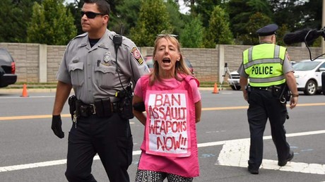 USA: Massive Einschüchterung von Dissidenten (Video)