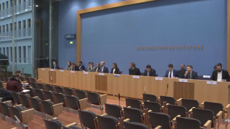Berlin leugnet Berichte über das Verbot der Hisbollah und distanziert sich von Protesten