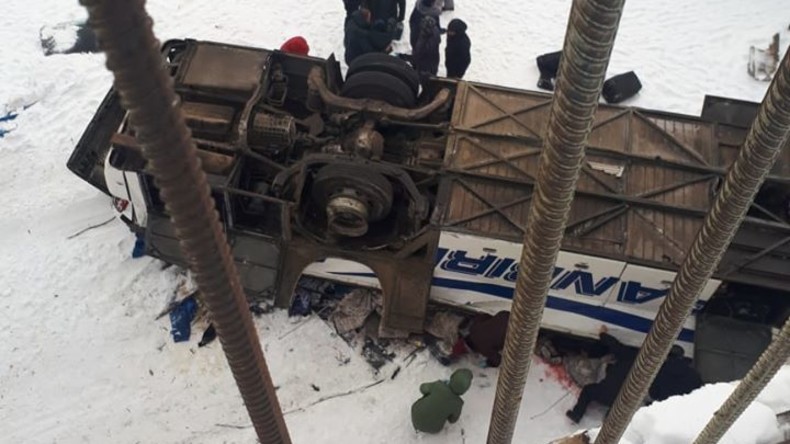 Mindestens 19 Tote bei Busunfall in Russland