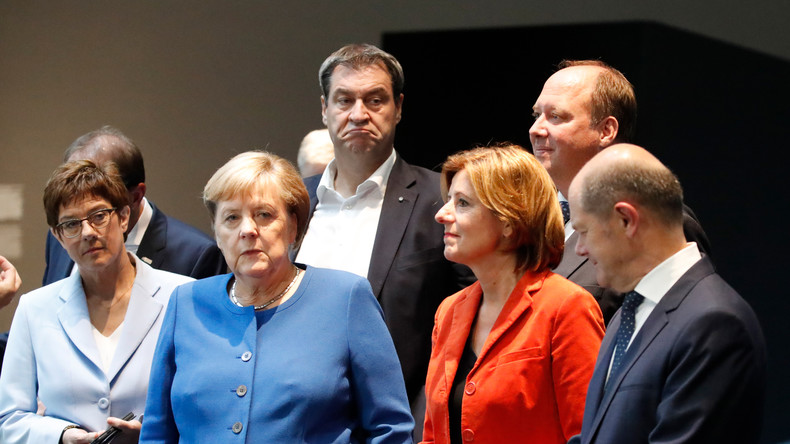 GroKo-Rangelei: Kramp-Karrenbauer droht SPD mit Ende der Grundrente