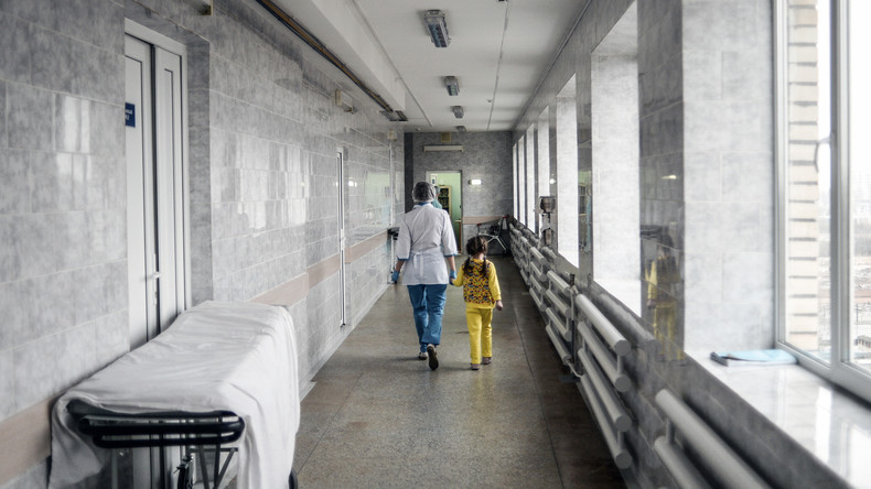 Moskau: Fünfjähriges Kind lebt seit Geburt in Klinik – Eltern droht Entzug des Sorgerechts