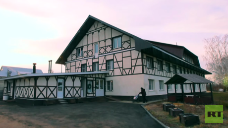 Deutsche Auswanderer in russischem Dorf: "Russen mögen die Deutschen" (Video)