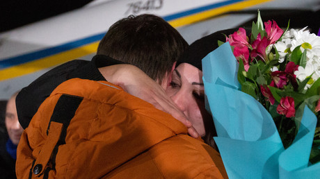 Ukraine: 76 Ukrainer kehren nach Gefangenenaustausch mit Donbass nach Kiew zurück