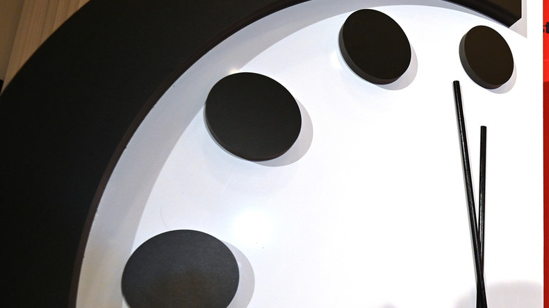 "Doomsday Clock": Betet, das Ende ist nah! (Video)