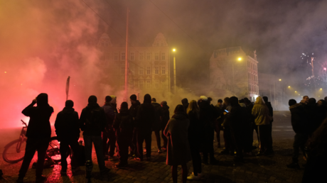 Ermittlungen wegen versuchten Mordes nach Angriff auf Polizisten in Leipzig