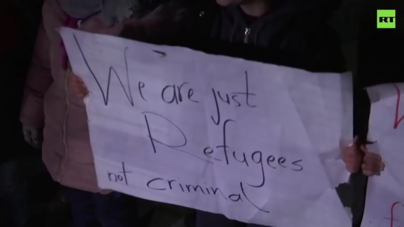Ungarisch-serbische Grenze: Asylsuchende fordern Einreise in die EU