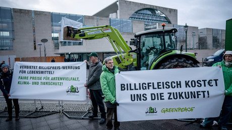 Merkel schließt Mindestpreise für Lebensmittel aus und fordert "faire Beziehungen"
