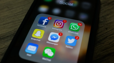 Russisches Gericht verhängt Geldstrafen gegen Facebook und Twitter
