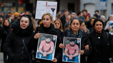 LIVE: Nach Attentat – Demo gegen Rechts in Hanau