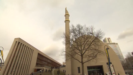 Meinungen zu vorgeschlagenen Sicherheitserhöhungen vor Kölner Moschee