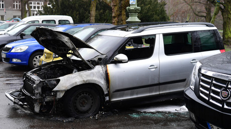 Auto des Berliner AfD-Vorsitzenden in Flammen – Verdacht auf Brandstiftung