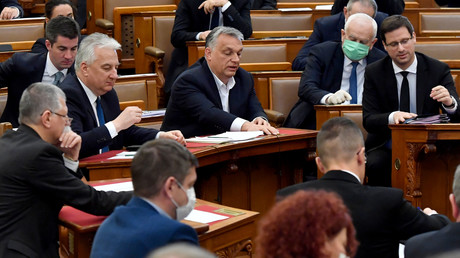Ungarn: Parlament stimmt für Notstandsgesetz und sorgt für internationale Kritik