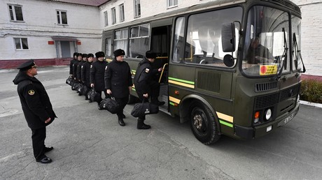 Russische Armee ordnet trotz COVID-19 planmäßige Einberufungen zum Wehrdienst an