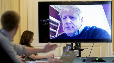 Sag uns das Passwort, Boris: Britischer Premier zeigt ID-Nummer seiner Online-Kabinettssitzung
