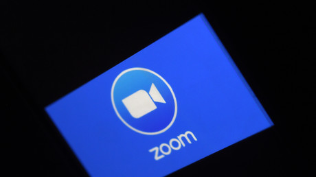 Hackergefahr und Sexbombenlarm: Videochat ZOOM für Fernunterricht in Singapur verboten