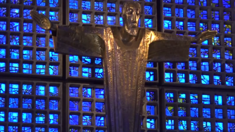 Berliner Kaiser-Wilhelm-Gedächtniskirche öffnet inmitten der COVID-19-Krise wieder die Türen