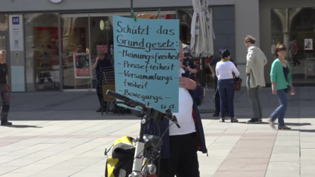 München: Protest gegen "unverhältnismäßige Lockdown-Maßnahmen"