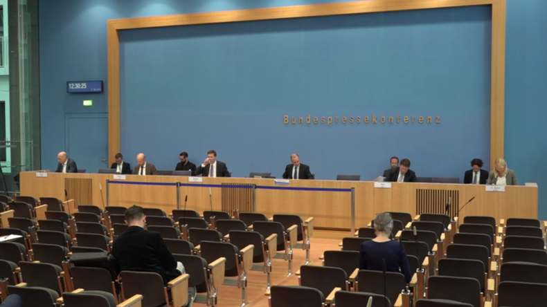 Seibert: "Sie greifen unsere Demokratie an und wir werden sie verteidigen, das muss jedem klar sein"