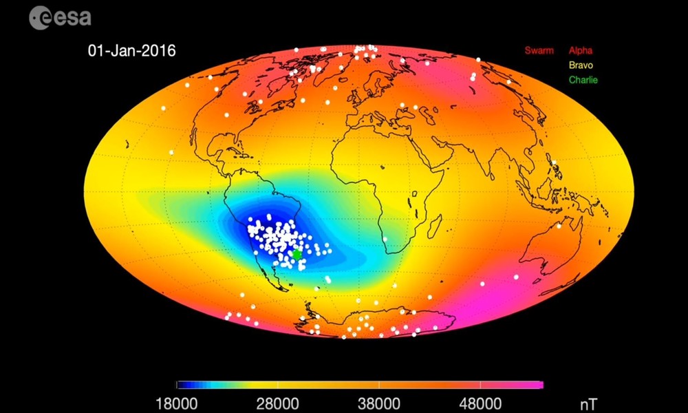 Anomalie: Magnetfeld der Erde wird örtlich schwächer – möglicher Vorbote für einen Polsprung?