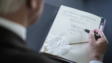 Bitte Gürtel enger schnallen! – Bundespräsident Steinmeier stimmt Deutsche auf Entbehrungen ein