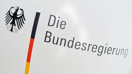 "Gigantischer Kollateralschaden" – Hoher Beamter prangert die Corona-Maßnahmen der Regierung an