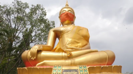 Größte Gesichtsmaske der Welt? Buddha-Statue in Thailand mit überdimensionalen Mundschutz