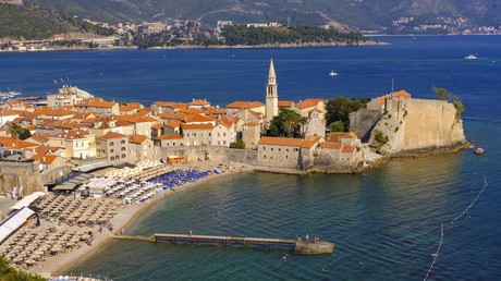 "Coronafreies" Montenegro öffnet vorerst nur einigen Ländern seine Grenzen – Verärgerung in Serbien