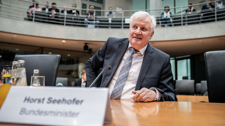 Ex-CSU-Chef Seehofer im U-Ausschuss zur Pkw-Maut: "Ich war überzeugt, dass es geht"