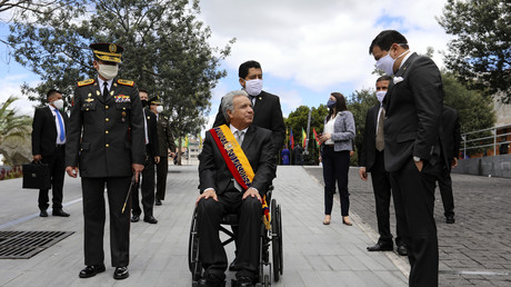 Goodbye Lenín? Ecuadors Präsident gibt Befugnisse ab – das Land versinkt im Chaos