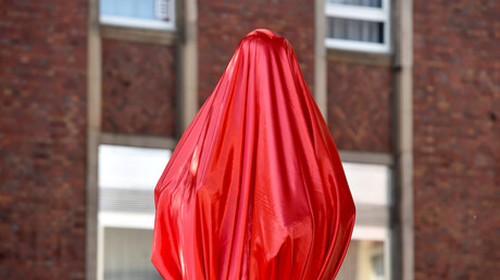 LIVE: Enthüllung einer gusseisernen Lenin-Statue vor der Parteizentrale der MLPD