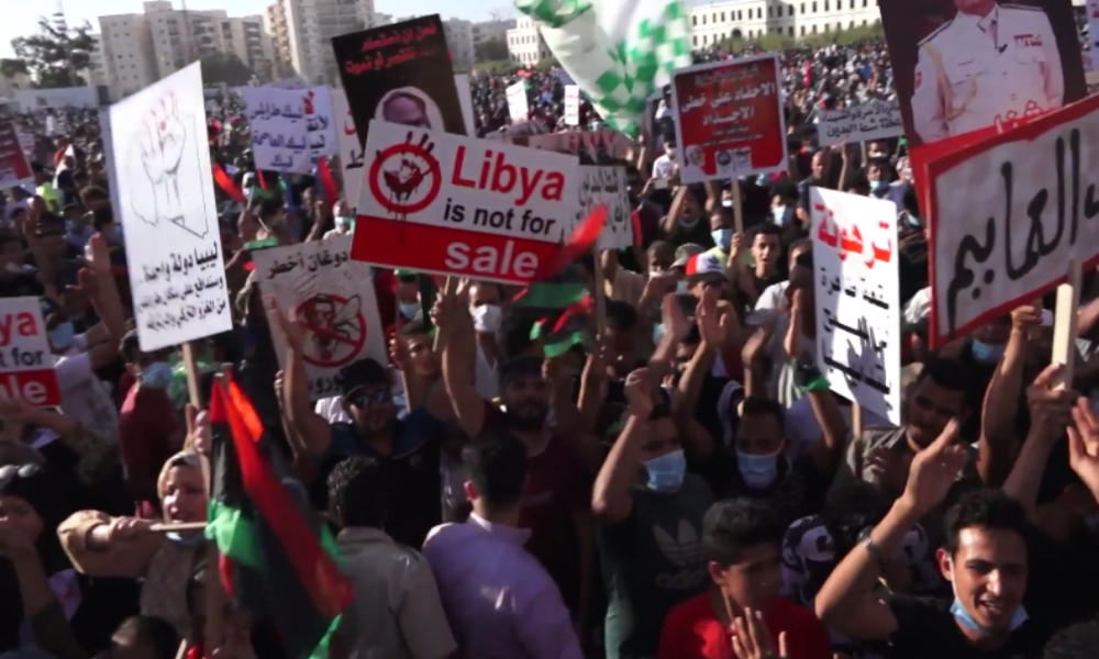 Libyen: Tausende protestieren gegen türkische Intervention und "widerlichen Muslimbruder Erdoğan"
