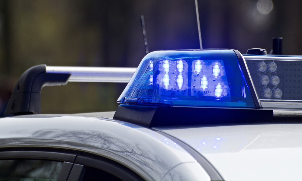 Mann entwaffnet Polizisten und flüchtet – Großaufgebot im Einsatz