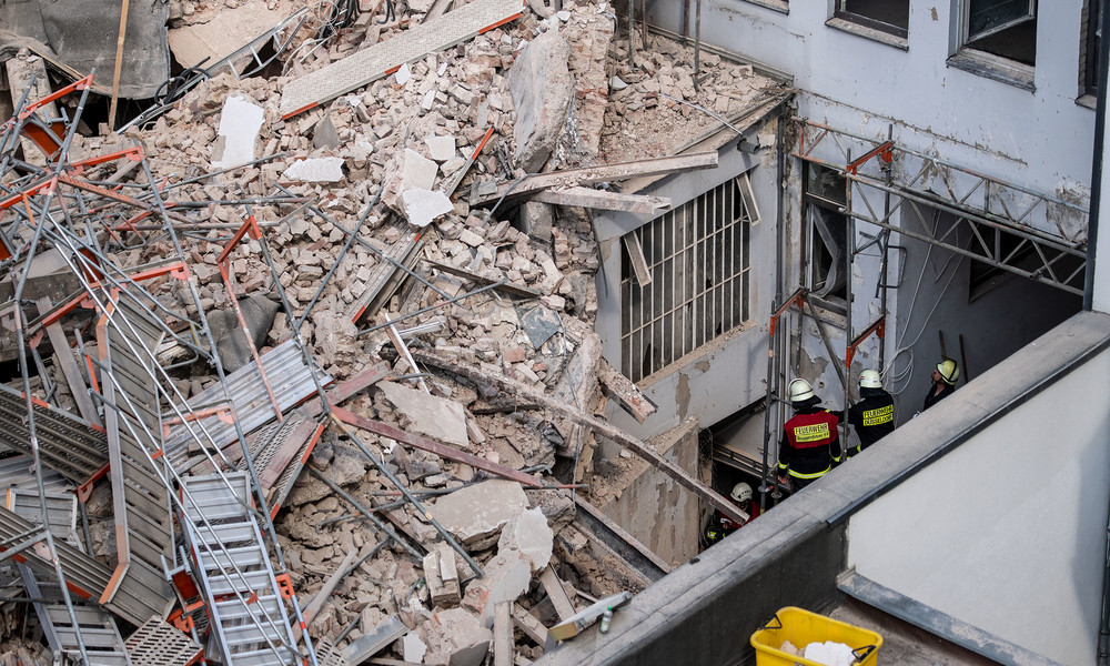 Ein Toter bei Gebäudeeinsturz in Düsseldorf