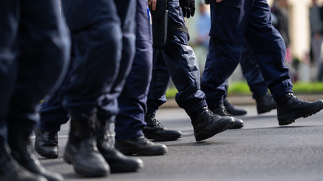 Wien: Acht Polizisten nach tätlichem Angriff suspendiert