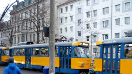 Kontrolleur würgt Fahrgast: Gewaltsame Auseinandersetzung wegen Schwarzfahren in Leipzig