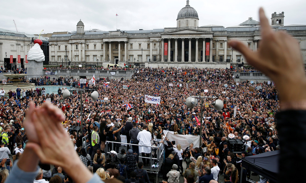 Nicht nur Berlin: Bilder von Demonstrationen in London, Paris und Zürich