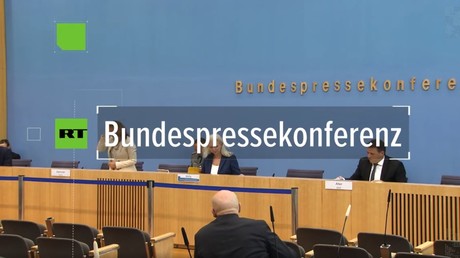 Frage auf der BPK: Können die Behörden Corona-Demos nicht einfach verbieten?