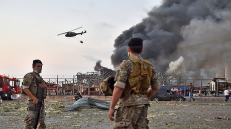 Explosionen in Beirut: Auch Hubschrauber kämpfen gegen das Flammen-Inferno