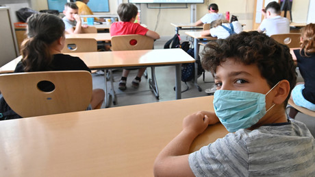 Gesichtsmasken alternativlos? – Corona-Parallelwelten prallen bei Schulbeginn aufeinander
