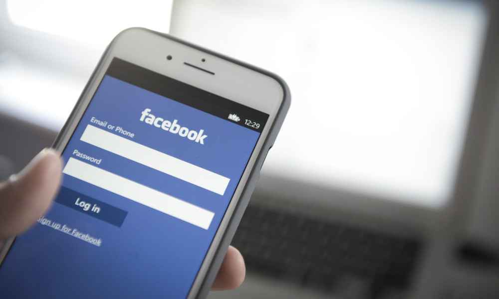 Digitaler Nachlass: Gericht erlaubt Entsperrung des Facebook-Kontos der Verstorbenen für Eltern