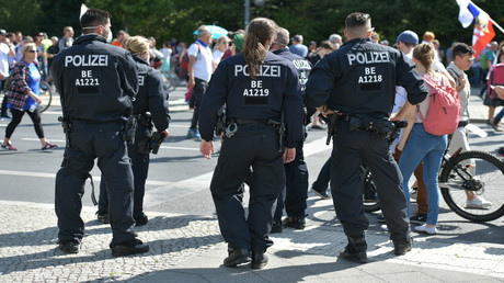 Verdacht auf Körperverletzung im Amt: Ermittlungen gegen Polizisten nach Demos in Berlin